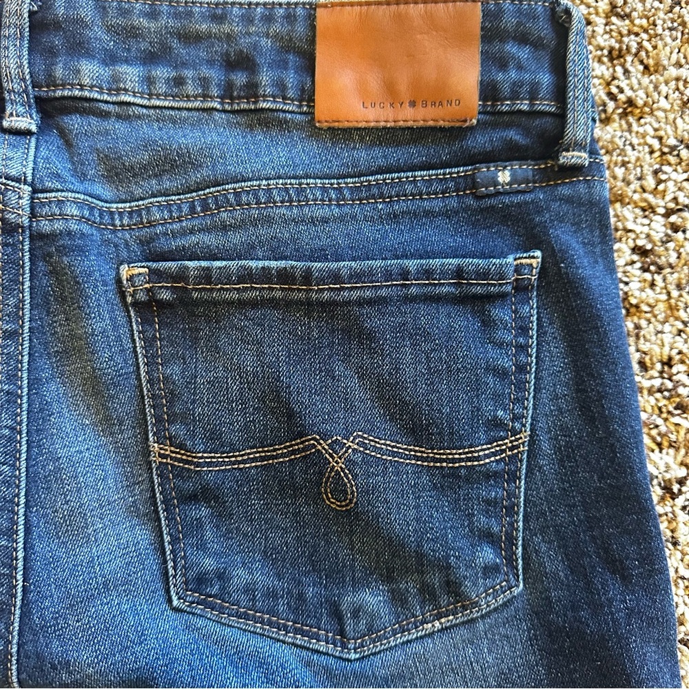 Lucky Brand Women’s Denim Jeans with Brown Accents‎